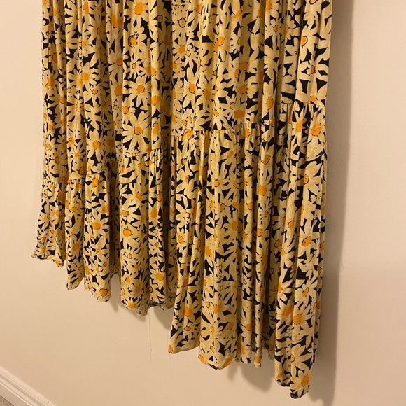 TOPSHOP PETITE YELLOW SUNFLOWER MIDI DRESS - Picture 2 of 4